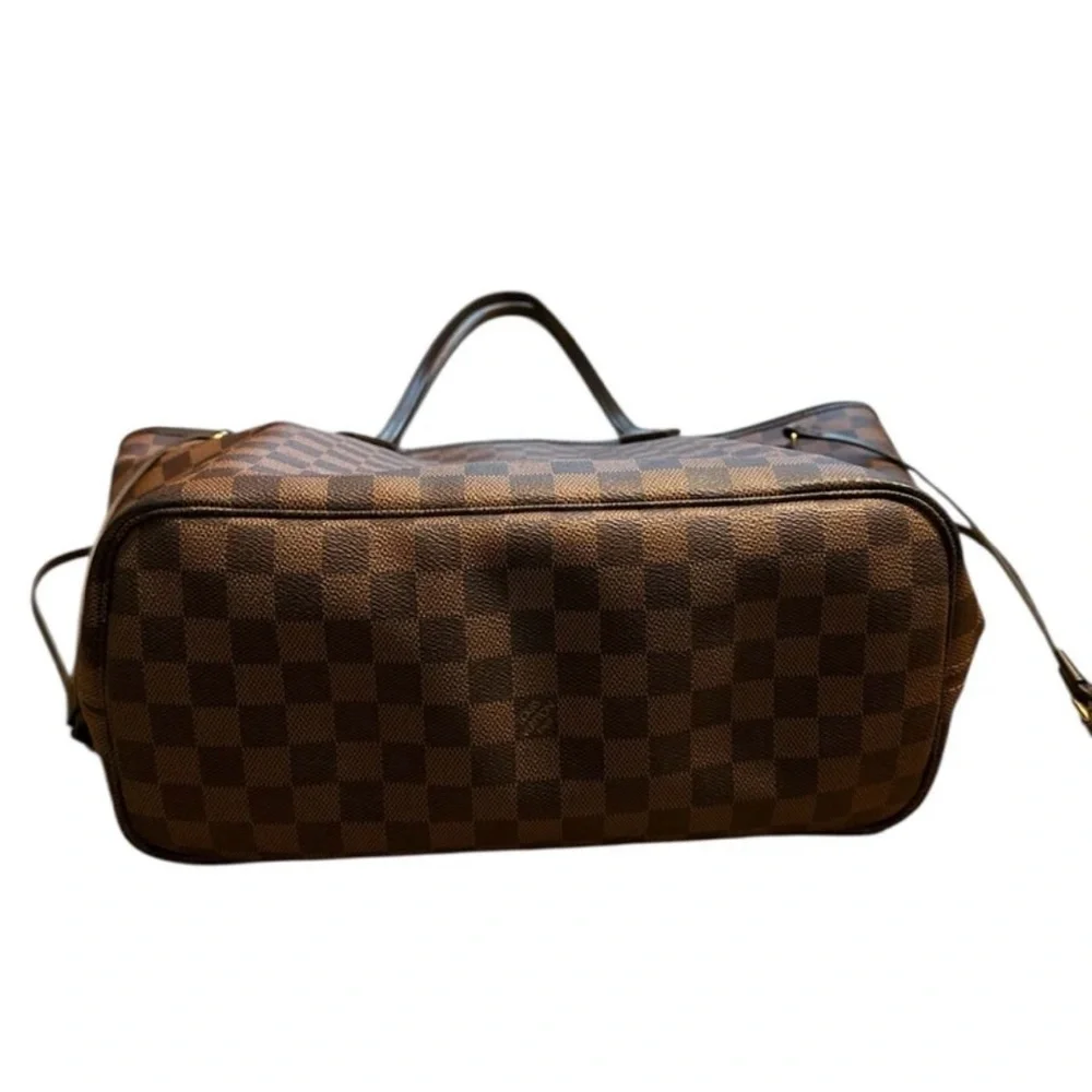 Louis Vuitton Iconic Neverfull MM - Picture 4 of 10